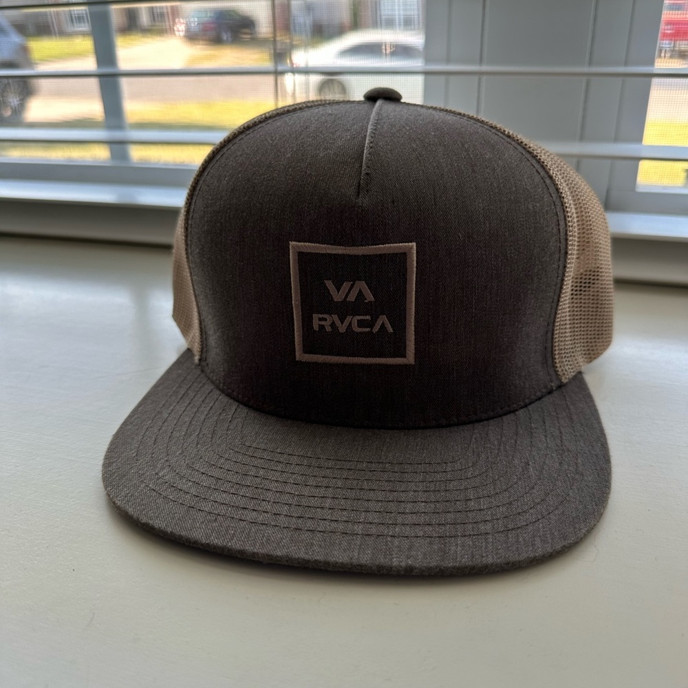 RVCA snap back hat